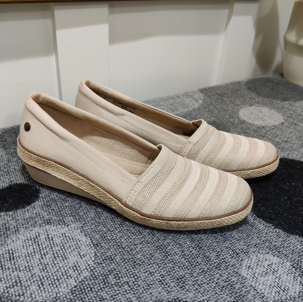 Grasshoppers Beige Espadrille Wedge Slip-On Flats – Comfort Canvas Shoes